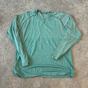 Men's Lulu lemon long sleeve tshirt